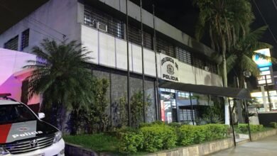 Policial civil morre na porta de delegacia após ser baleado por PM