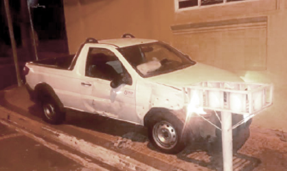 Colisão entre dois carros em Barretos.