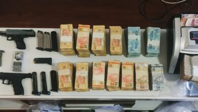 VÍDEO - Procurado por tráfico é preso com mais de R$ 300 mil e armas no Interior de SP