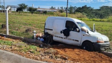 Motorista causa acidente e não presta socorro às vítimas.