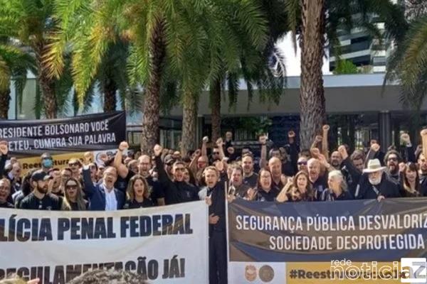 Delegados da Polícia Federal aprovam paralisação