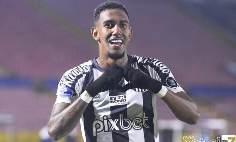 Santos conquista vitória sobre a Universidad de Quito no último minuto e segue vivo na Copa Sul-Americana