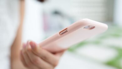 Mulher é ameaçada ao tentar recuperar celular