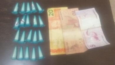 Homem é preso em flagrante com 20 pinos de cocaína