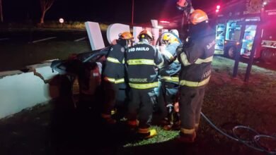 Duas pessoas morrem após bater o carro no Trevo do Tamanduá