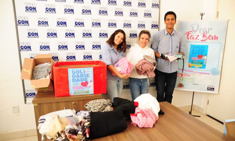 Procon entrega roupas arrecadadas para o Fundo Social de Solidariedade