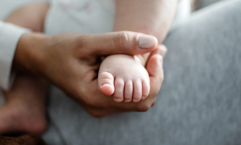 Mãe é presa suspeita de matar filho recém-nascido