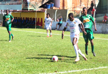 Barretos vence e segue líder do grupo 16