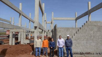 Prefeita Paula Lemos visita obra da Escola Municipal de Ensino Fundamental