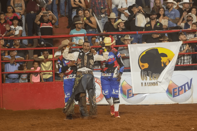 Fabrício Gomes vence Rodeio Internacional de Barretos