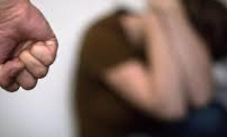 Homem é preso após agredir esposa