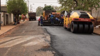 Prefeitura realiza obras de pavimentação e recapeamento pela cidade