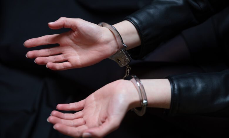 Mulher tente fuga durante patrulha