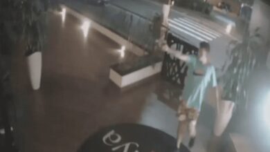 VÍDEO - Atirador mata dois em restaurante, faz reféns em pizzaria e vai preso no Litoral