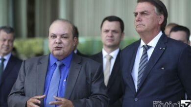 Bolsonaro recebe apoio do governador reeleito do Distrito Federal