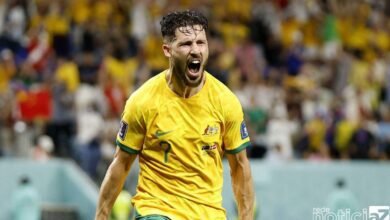Austrália bate Dinamarca e volta às oitavas de uma Copa após 16 anos