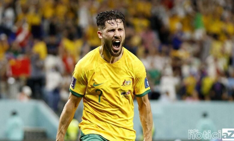 Austrália bate Dinamarca e volta às oitavas de uma Copa após 16 anos