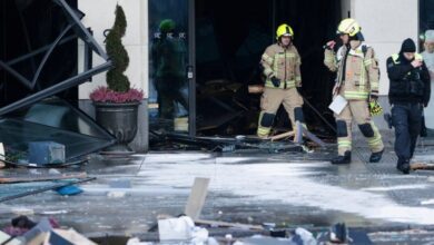 VÍDEO: Aquário gigante com 1.500 peixes 'explode' em hotel