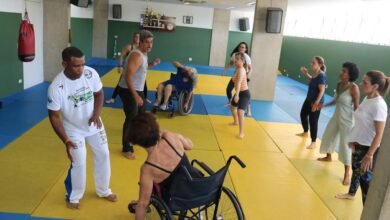 Curso de defesa pessoal em Santos beneficia mulheres com deficiência