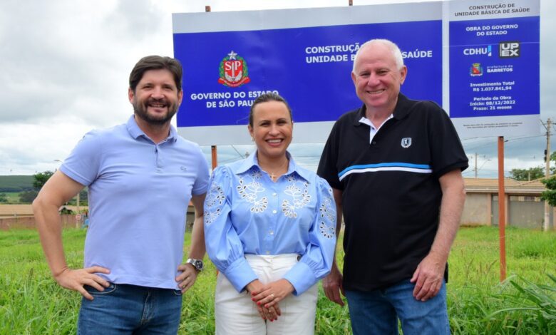 Paula Lemos, visitou o local onde será construída a Unidade Básica de Saúde (UBS) do bairro Vida Nova