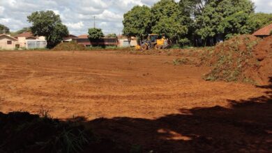 Prefeitura inicia revitalização do campo de futebol do bairro Cohab II