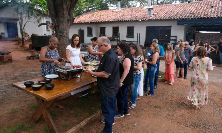 Queima do Alho em prol do Fundo Social de Solidariedade e Casa Transitória André Luiz é realizada no Recinto