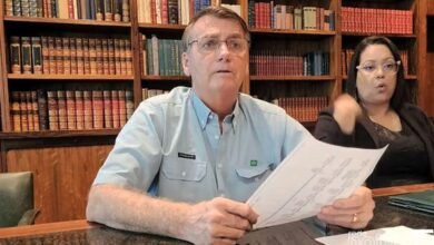 Presidente Bolsonaro faz balanço do governo e afirma não apoiar confrontos