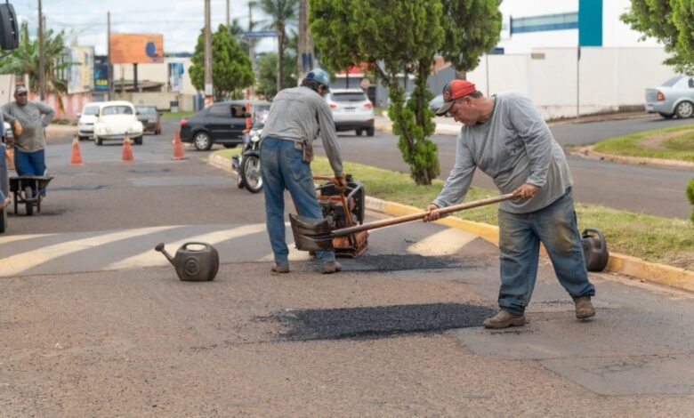 Chuvas triplicam o número de buracos e Prefeitura intensifica Operação Tapa-Buracos