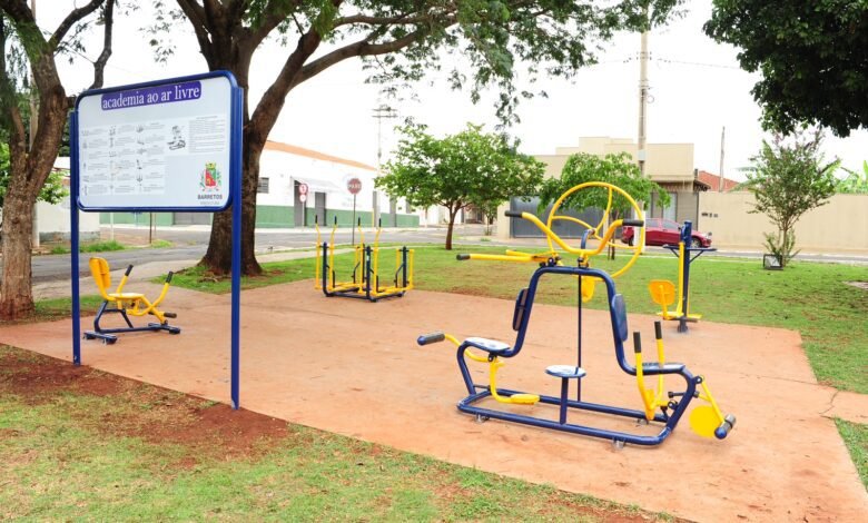 Barretos, por meio da Secretaria Municipal de Esportes e Lazer, instalou uma academia ao ar livre na Praça "Geraldo Antônio Correa"