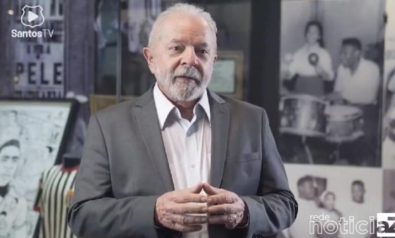 VÍDEO - Lula fala que "Brasil deve muito a pelé" durante velório