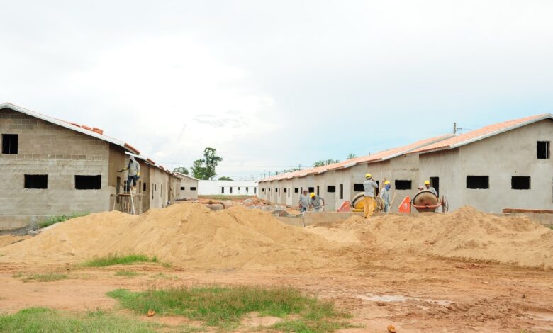 Obras de construção de 31 casas da CDHU, em parceria com a Prefeitura, avançam e atingem 50% de conclusão