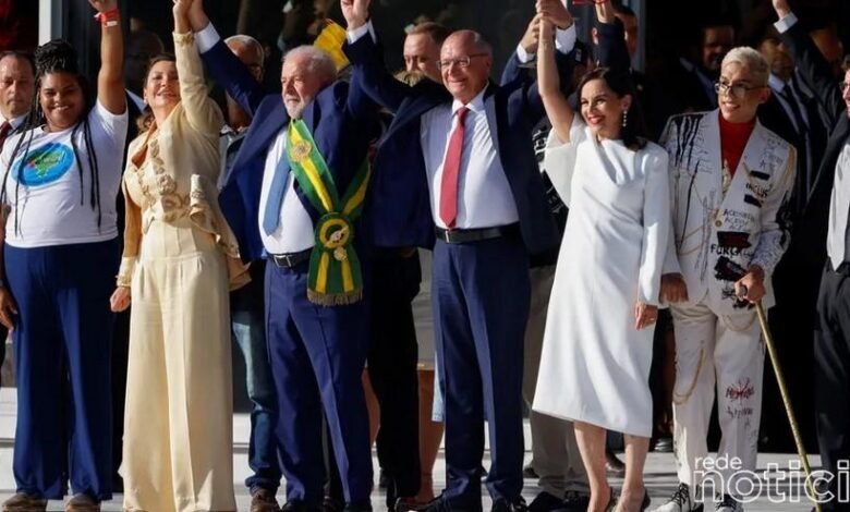 Lula toma posse como presidente pela terceira vez ao lado do povo
