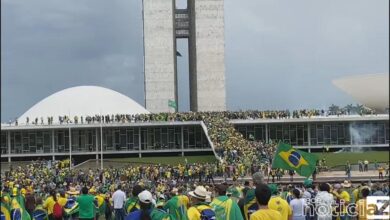 VÍDEO - Manifestantes bolsonaristas invadem o Planalto em Brasília