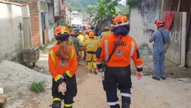 Número de mortos nas chuvas do Litoral Norte chega a 65 e buscas por desaparecidos são encerradas