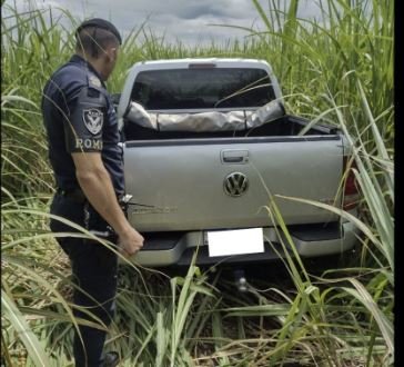 Guarda Civil encontra caminhonete roubada em canavial