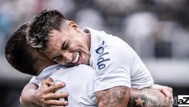 Santos goleia a Portuguesa com shows de Marcos Leonardo e Lucas Lima