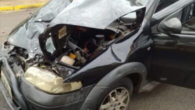 Motorista bate em ônibus e foge do local do acidente