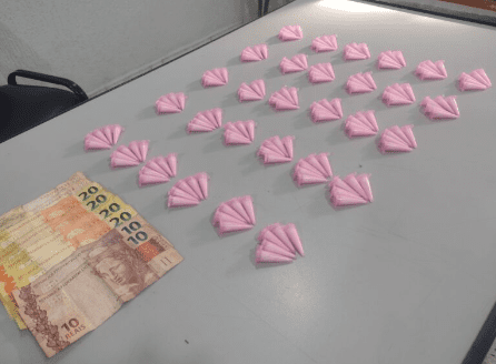 Adolescente é abordado pela Polícia com cocaína e dinheiro