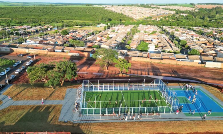 Arena Esportiva é entregue no bairro para incentivo ao esporte e a recreação de milhares de jovens