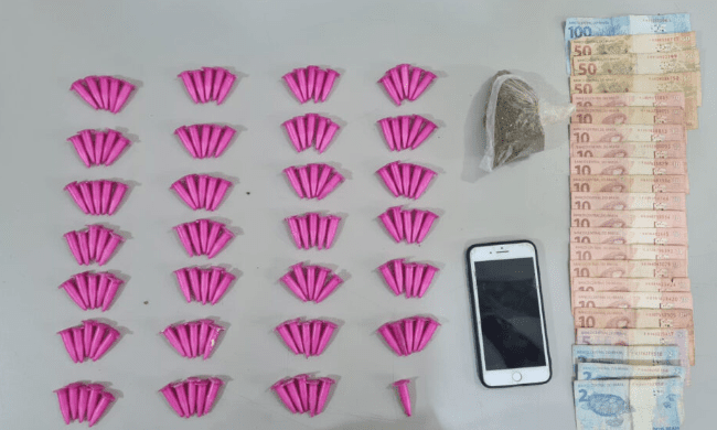 Jovem é preso em flagrante por prática de tráfico de drogas