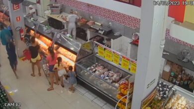 VÍDEO - Atirador mata homem em mercado na frente de clientes