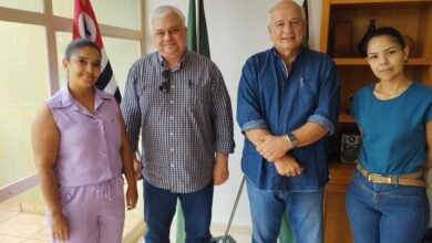 Dr. Marcello Henrique Cyrino Guilmar se reuniu com o chefe do Executivo e com interventora e administradora do hospital (Franciene Lucas e Beatriz Mira, respectivamente)
