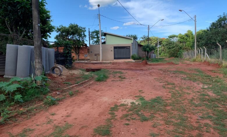 Prefeitura realiza obras de drenagem e pavimentação da Av. C-7, no Christiano Carvalho
