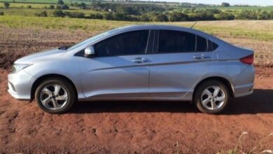 Carro roubado é encontrado em zona rural em Barretos