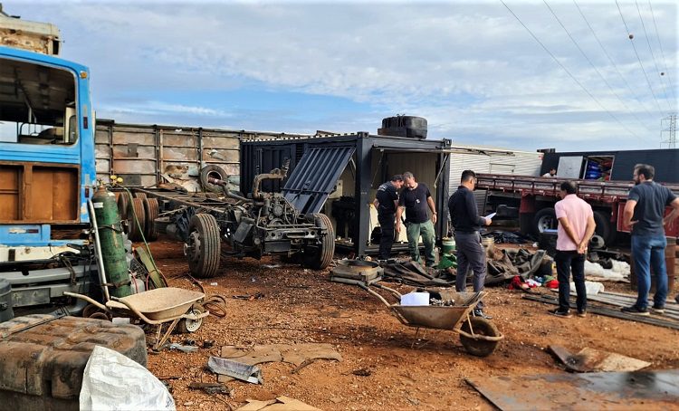 Polícia Civil de Barretos apreende cargas roubadas em desmanche