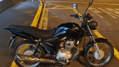 Polícia recupera moto furtada e prende suspeito