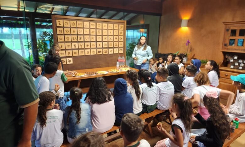 Alunos de escolas rurais têm atividade extraclasse na disciplina Práticas de Ciências