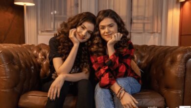 Maisa e Camila Queiroz estão de volta com mais viagem no tempo