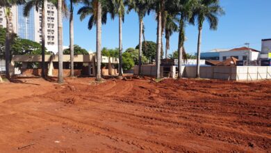 obras de revitalização da Praça Francisco Barreto, no centro da cidade, avançaram com a remoção do piso do local