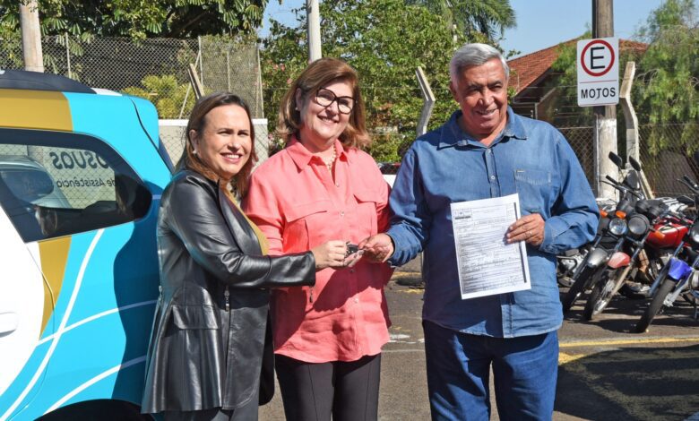 Secretaria Municipal de Assistência Social recebe veículo zero quilômetro